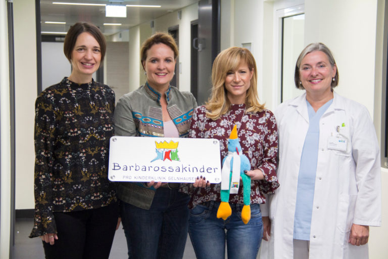 Barbarossakinder freuen sich über volle Spardose Barbarossakinder freuen sich über volle Spardose