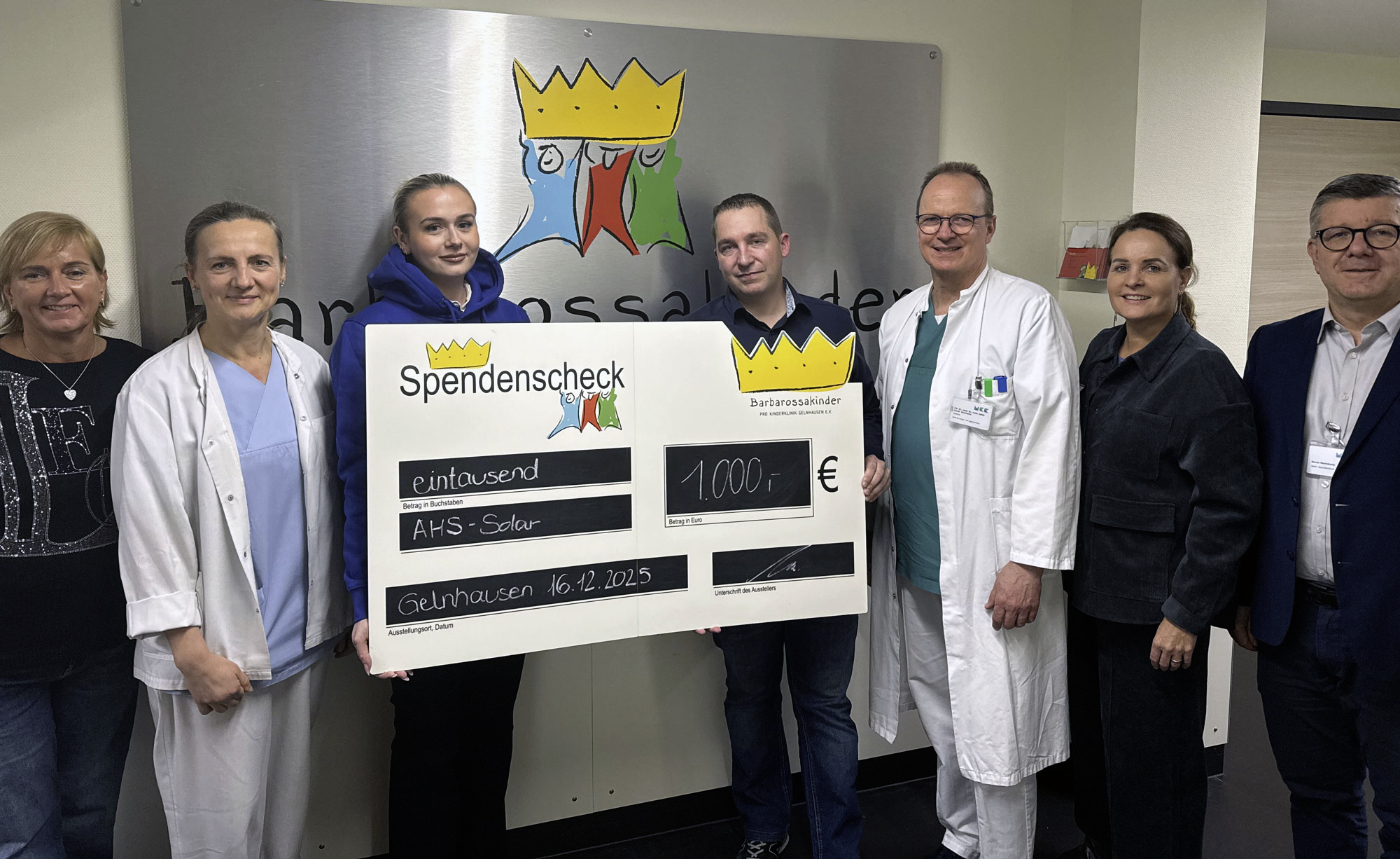 AHS Spendenuebergabe