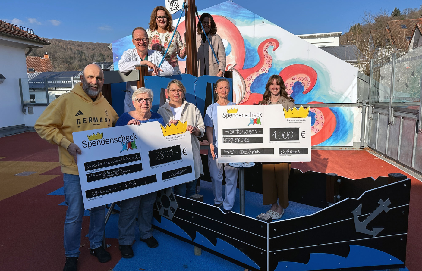 Spendenuebergabe Barbarossakinder
