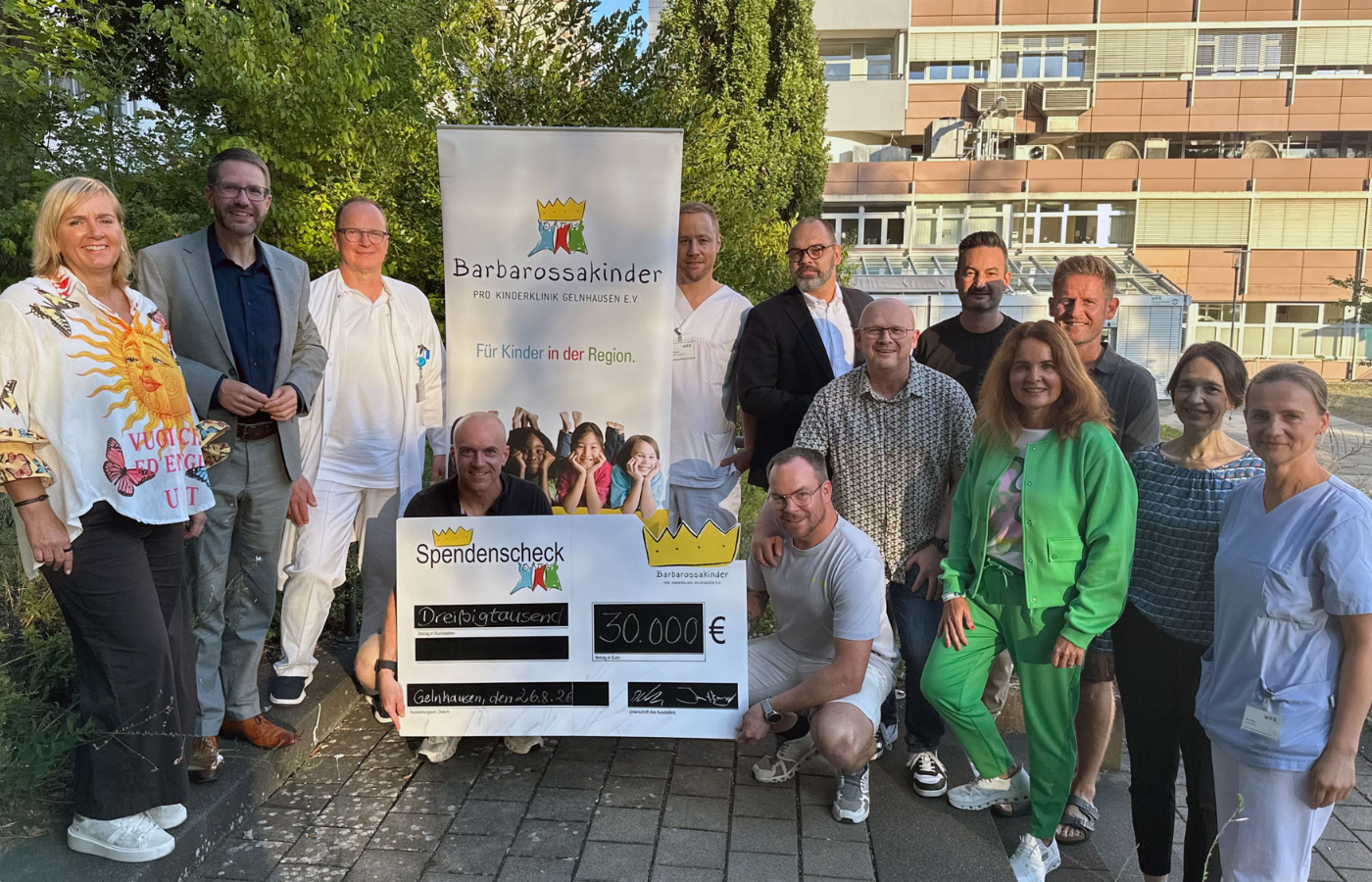 Spendenuebergabe 30.000